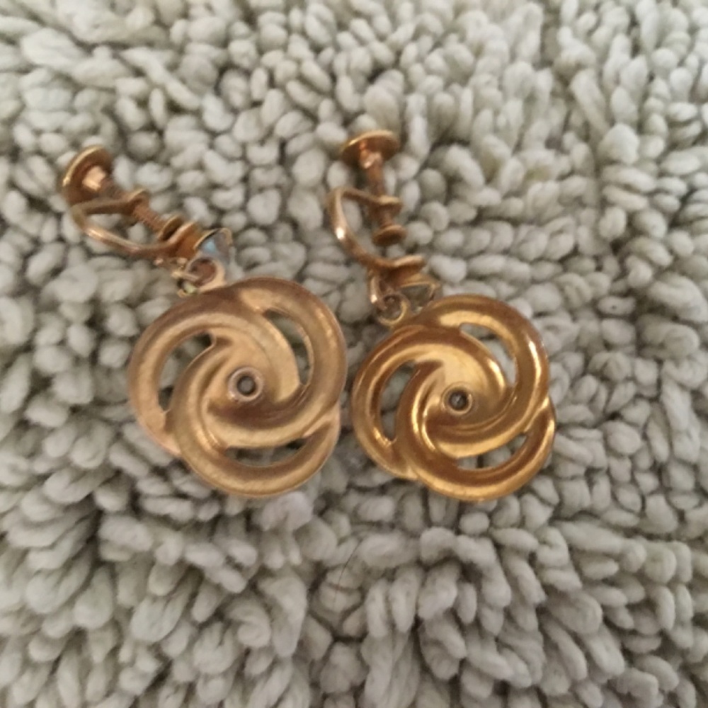 Jewelry - Picture 5 of 17
